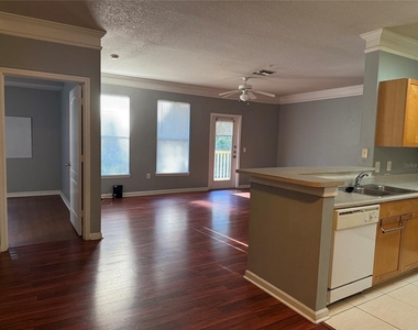 8818 Villa View Circle - Photo Thumbnail 3