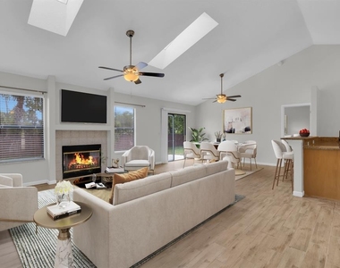 3152 S Horizon Place - Photo Thumbnail 2