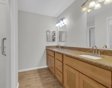 3152 S Horizon Place - Photo Thumbnail 18