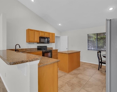 3152 S Horizon Place - Photo Thumbnail 11