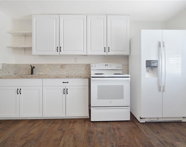608 Dundee Road - Photo Thumbnail 9