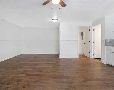 608 Dundee Road - Photo Thumbnail 13