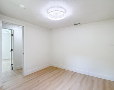7706 E 25th Avenue - Photo Thumbnail 23