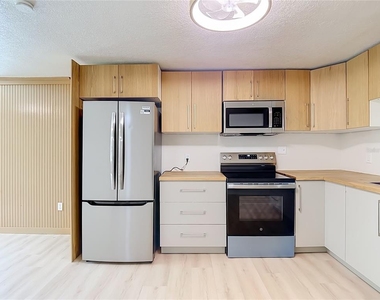 7706 E 25th Avenue - Photo Thumbnail 17