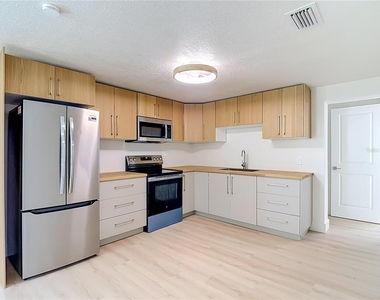 7706 E 25th Avenue - Photo Thumbnail 16