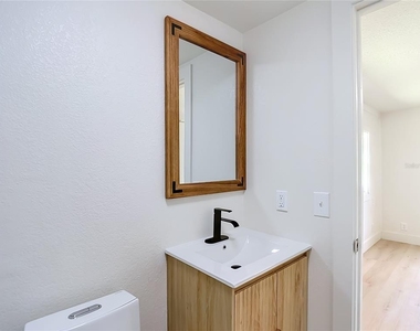 7706 E 25th Avenue - Photo Thumbnail 30
