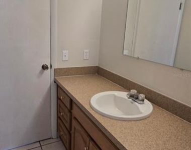 3321 Sw 34th Avenue Circle - Photo Thumbnail 8