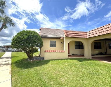 363 Nw 14th Place - Photo Thumbnail 2