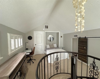 363 Nw 14th Place - Photo Thumbnail 16