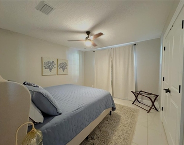 363 Nw 14th Place - Photo Thumbnail 10