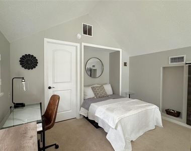 363 Nw 14th Place - Photo Thumbnail 17