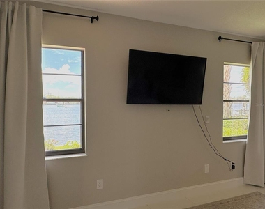 363 Nw 14th Place - Photo Thumbnail 24