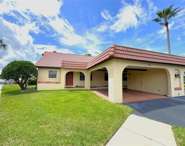 363 Nw 14th Place - Photo Thumbnail 1