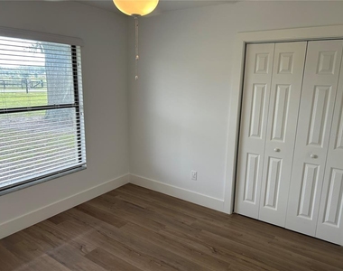 136 Nw 82nd Court - Photo Thumbnail 19