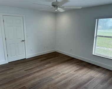 136 Nw 82nd Court - Photo Thumbnail 16