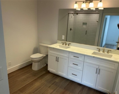 136 Nw 82nd Court - Photo Thumbnail 13