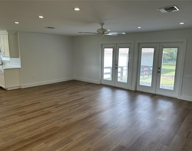 136 Nw 82nd Court - Photo Thumbnail 4