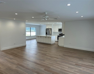 136 Nw 82nd Court - Photo Thumbnail 3
