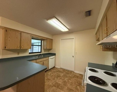 10763 Se 44th Terrace - Photo Thumbnail 8