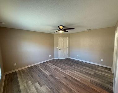 5663 Nw 57th Street - Photo Thumbnail 9