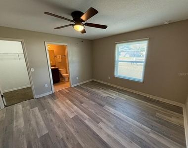 5663 Nw 57th Street - Photo Thumbnail 8