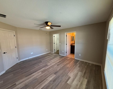 5663 Nw 57th Street - Photo Thumbnail 10