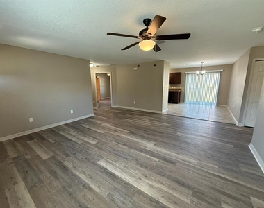 5663 Nw 57th Street - Photo Thumbnail 7