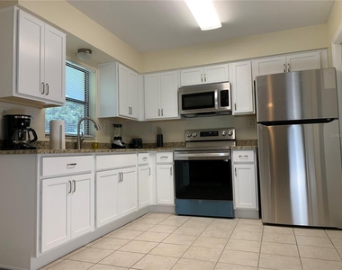 5386 Ne 12th Avenue - Photo Thumbnail 8