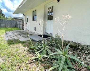 5386 Ne 12th Avenue - Photo Thumbnail 2