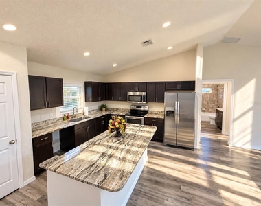 5181 Se 135th Place - Photo Thumbnail 2