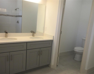 2440 Sw 156th Lane Road - Photo Thumbnail 8