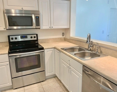 2966 S Semoran Boulevard - Photo Thumbnail 1