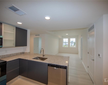 5563 Millenia Park Blvd - Photo Thumbnail 3