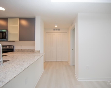 5563 Millenia Park Blvd - Photo Thumbnail 5