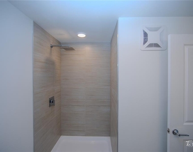 5563 Millenia Park Blvd - Photo Thumbnail 10
