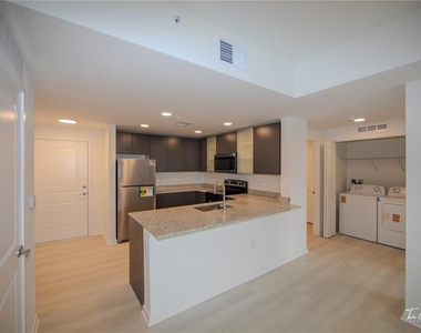 5563 Millenia Park Blvd - Photo Thumbnail 4