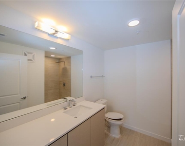 5563 Millenia Park Blvd - Photo Thumbnail 8