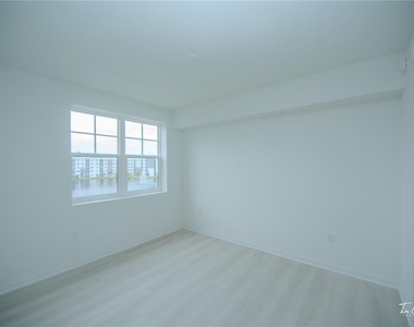 5563 Millenia Park Blvd - Photo Thumbnail 7