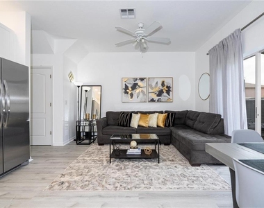 2433 Caravelle Circle - Photo Thumbnail 17
