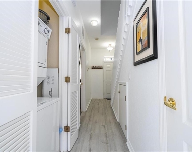 2433 Caravelle Circle - Photo Thumbnail 12