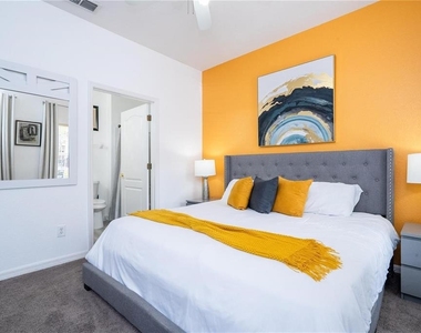 2433 Caravelle Circle - Photo Thumbnail 8