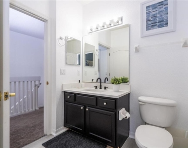 2433 Caravelle Circle - Photo Thumbnail 26
