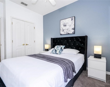 2433 Caravelle Circle - Photo Thumbnail 33