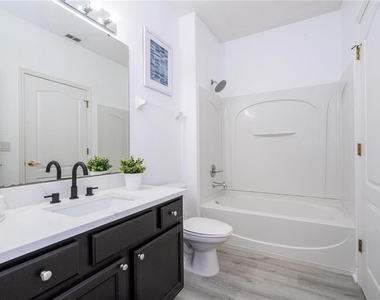 2433 Caravelle Circle - Photo Thumbnail 27