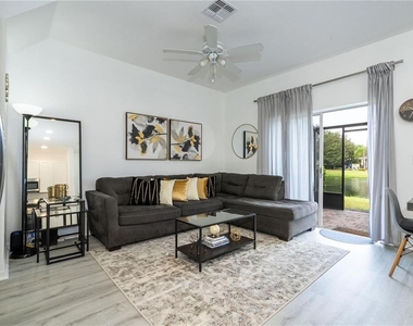 2433 Caravelle Circle - Photo Thumbnail 18