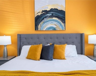 2433 Caravelle Circle - Photo Thumbnail 7