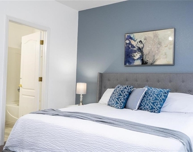 2433 Caravelle Circle - Photo Thumbnail 24