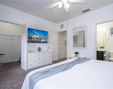 2433 Caravelle Circle - Photo Thumbnail 25