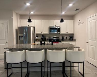 9508 Bauer Alley - Photo Thumbnail 4