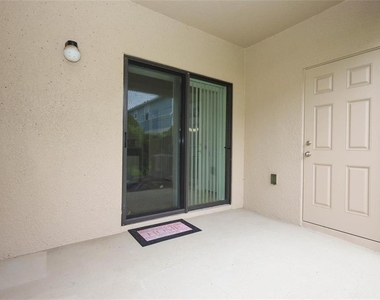 5221 Windsor Lake Circle - Photo Thumbnail 17